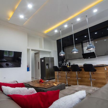 Tower Szeged Belvarosi Exkluziv Panoramas Apartman - Free Parking Екстериор снимка