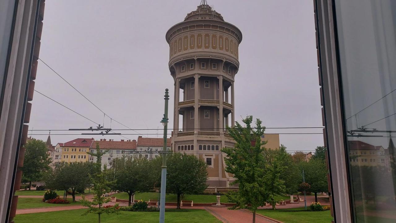 Tower Szeged Belvarosi Exkluziv Panoramas Apartman - Free Parking Екстериор снимка
