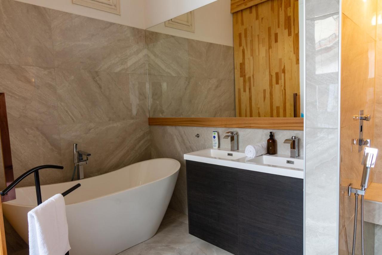 Tower Szeged Belvarosi Exkluziv Panoramas Apartman - Free Parking Екстериор снимка
