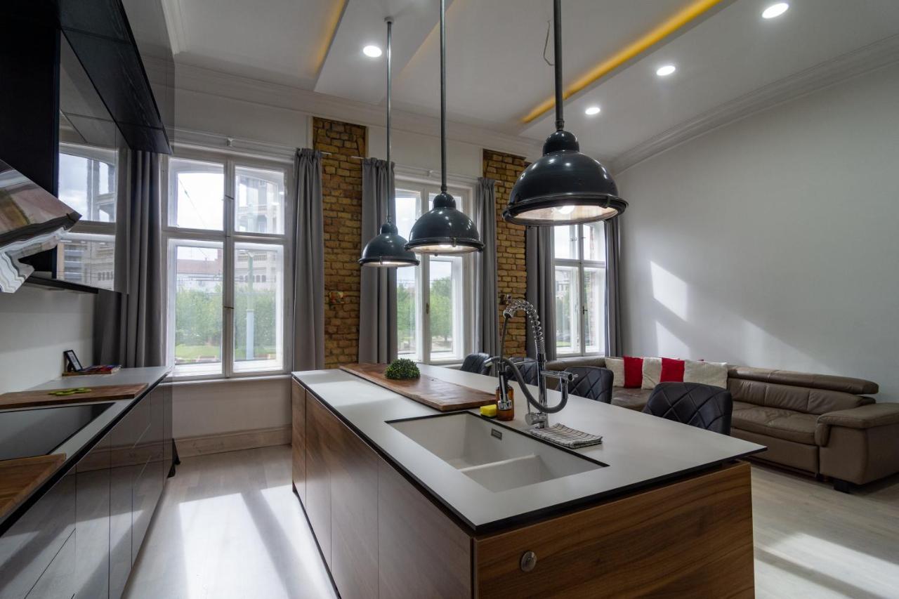 Tower Szeged Belvarosi Exkluziv Panoramas Apartman - Free Parking Екстериор снимка