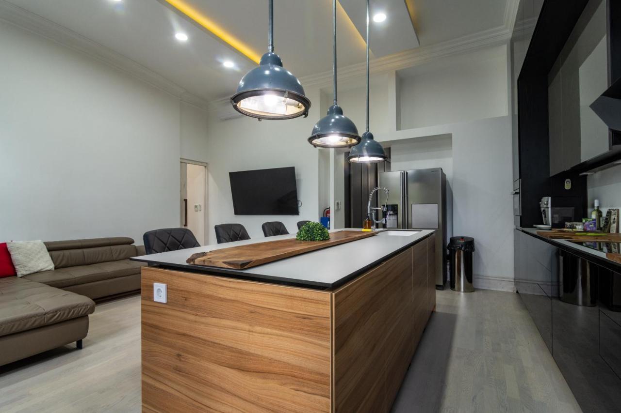 Tower Szeged Belvarosi Exkluziv Panoramas Apartman - Free Parking Екстериор снимка