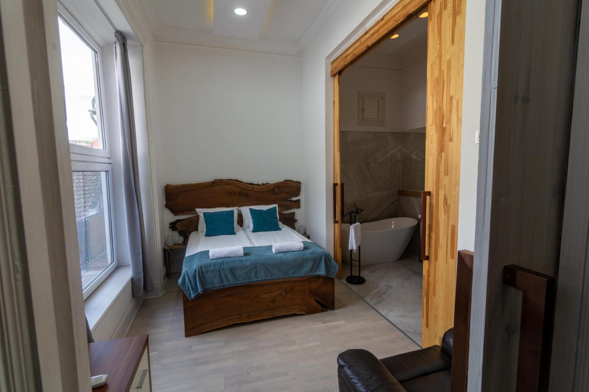 Tower Szeged Belvarosi Exkluziv Panoramas Apartman - Free Parking Екстериор снимка